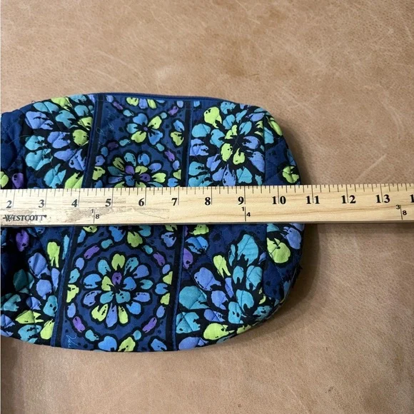 Vera Bradley Indigo Pop Blue Flowers Large Waterproof Cosmetic Travel Zip Bag - Picture 5 of 6